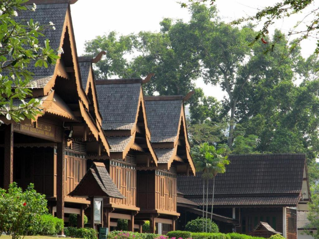 Hotel Zamburger Plaza Mahkota Melaka Zewnętrze zdjęcie