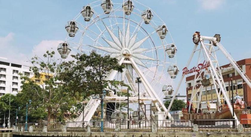 Hotel Zamburger Plaza Mahkota Melaka Zewnętrze zdjęcie
