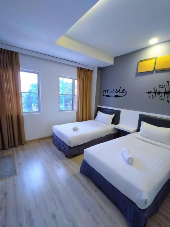 Hotel Zamburger Plaza Mahkota Melaka Zewnętrze zdjęcie