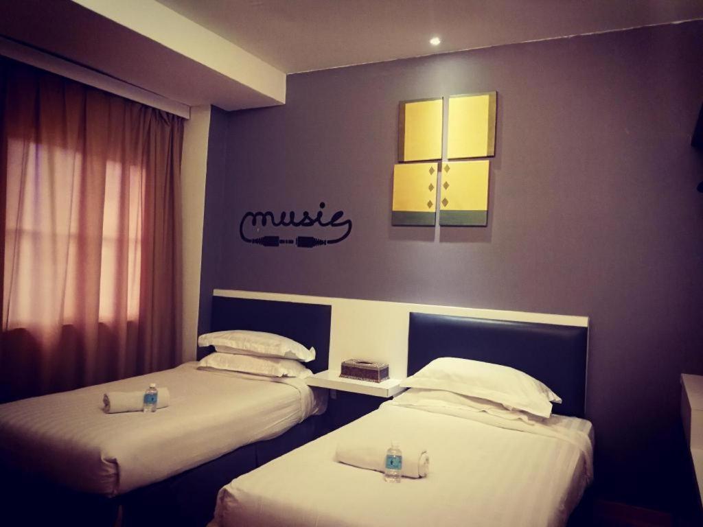 Hotel Zamburger Plaza Mahkota Melaka Zewnętrze zdjęcie